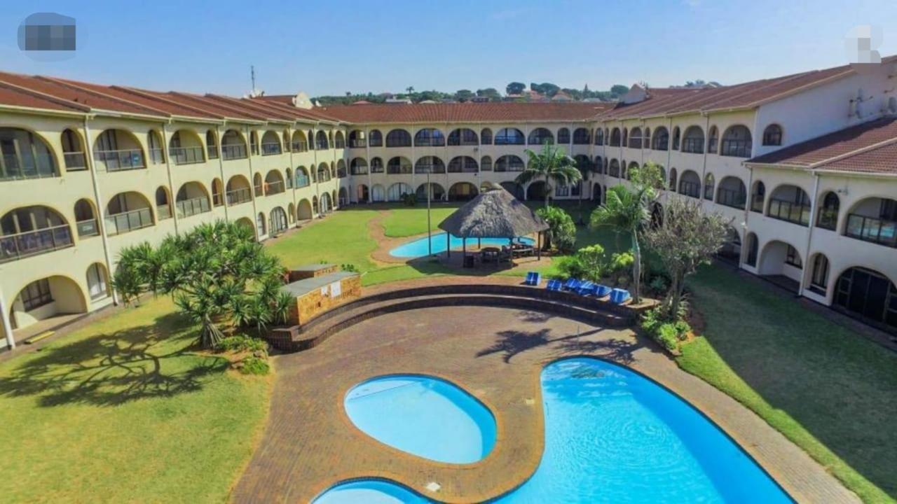 Cabanas Del Mar Amanzimtoti Bagian luar foto