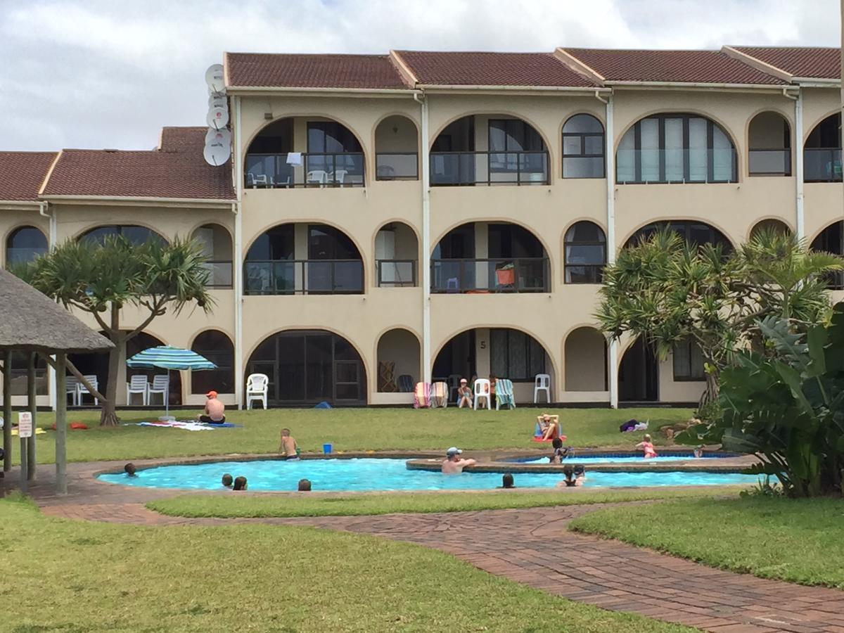 Cabanas Del Mar Amanzimtoti Bagian luar foto