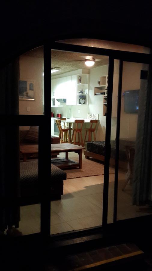 Cabanas Del Mar Amanzimtoti Bagian luar foto